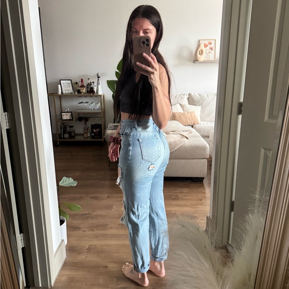 Super Distressed Mom High Rise - Picture 4 of 5